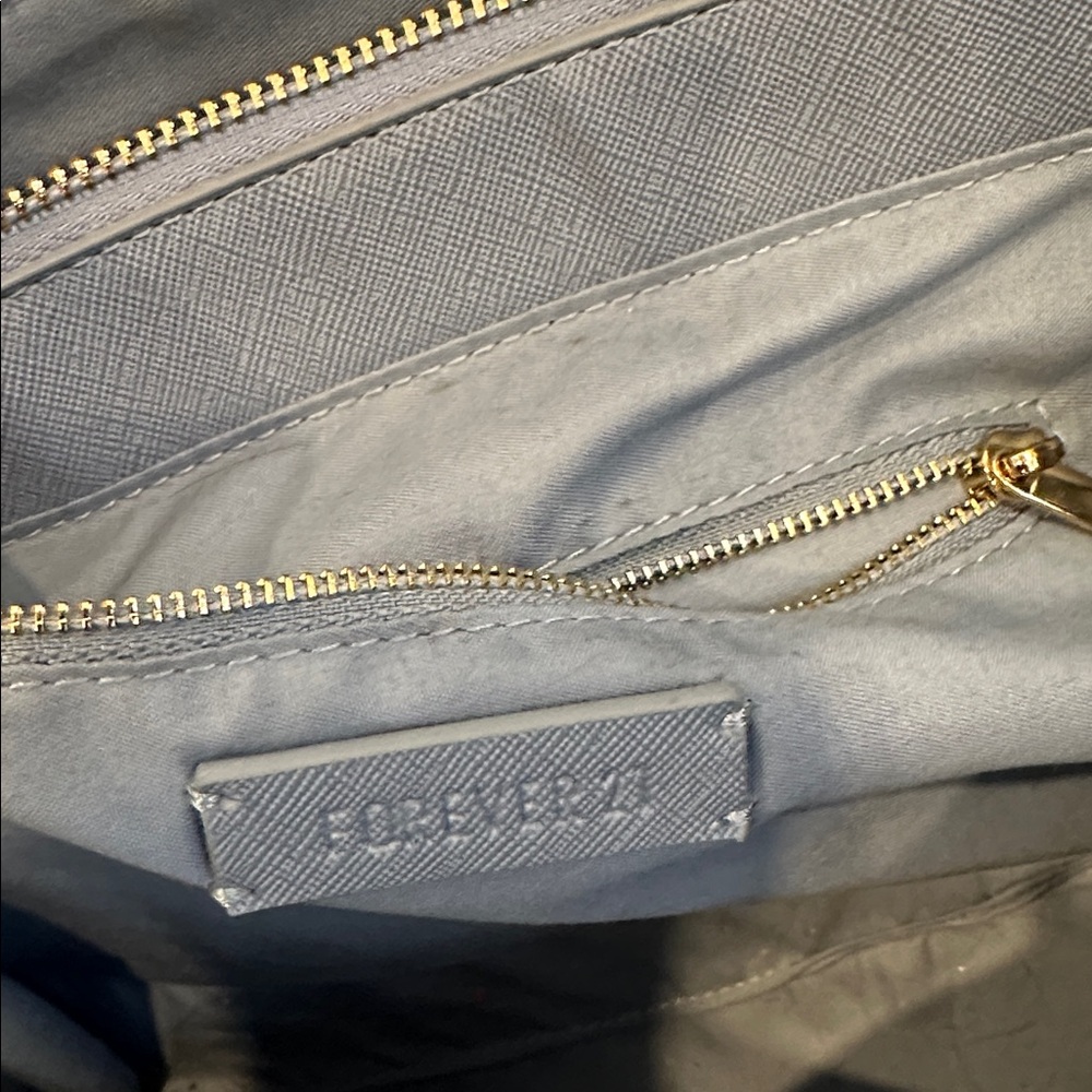 Periwinkle Purse - Picture 9 of 12